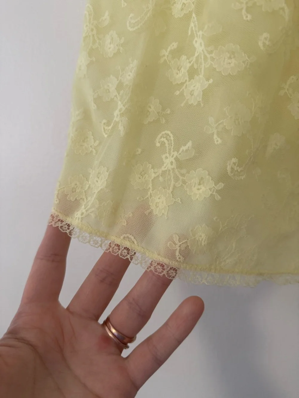 Vintage Butter Yellow Lace Slip Skirt 60s Formfit Rogers Womens 12/14 M Short - Picture 8 of 10